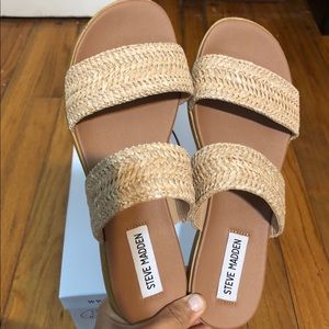 BRAND NEW STEVE MADDEN SANDALS!